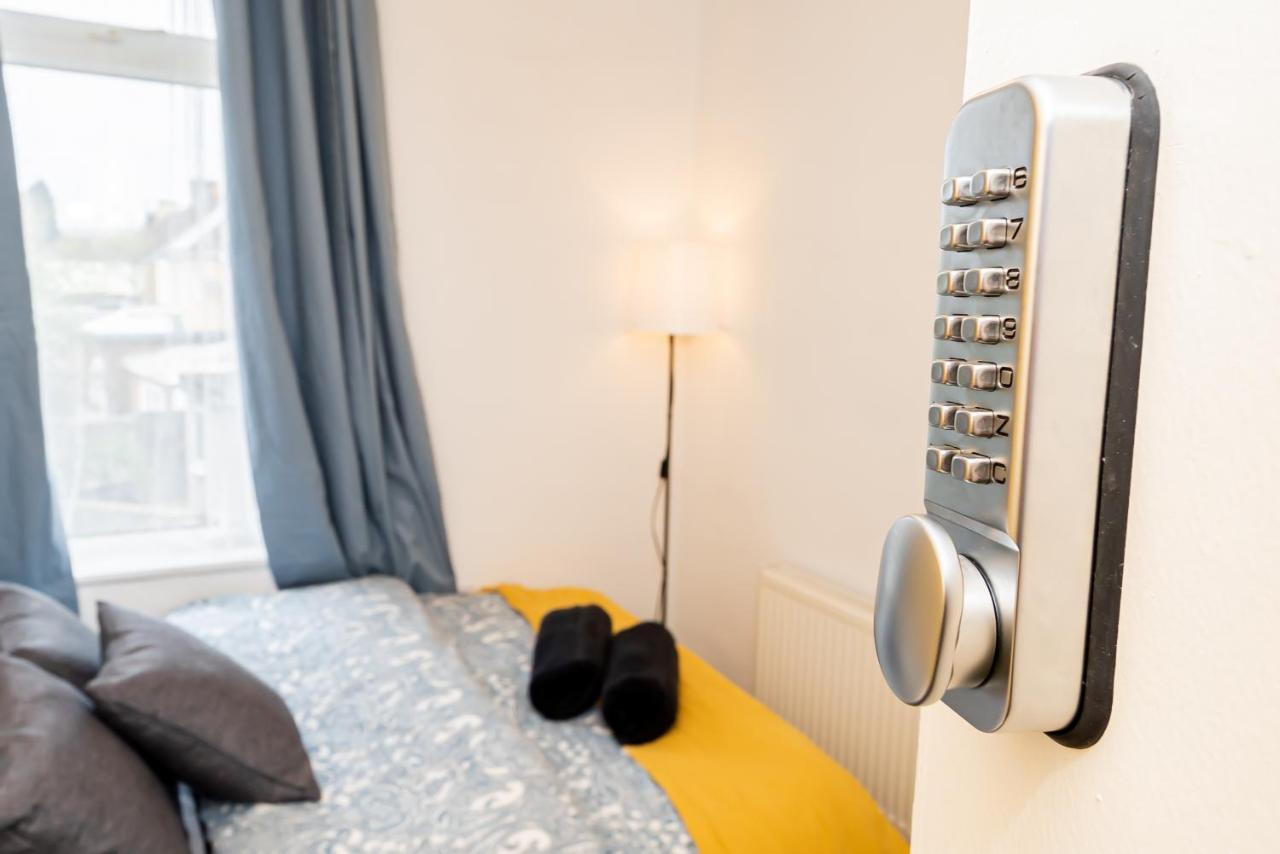 Shirley House 3, Guest House, Self Catering, Self Check In With Smart Locks, Use Of Fully Equipped Kitchen, Close To City Centre, Ideal For Longer Stays, Walking Distance To Bat, 20 Min Drive To Fawley Refinery, Excellent Transport Links Southampton Eksteriør billede