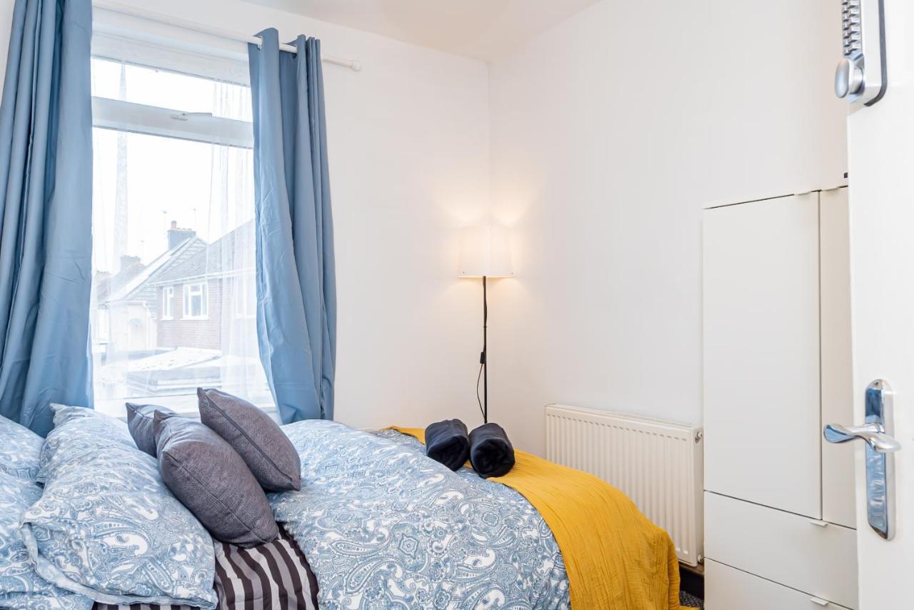 Shirley House 3, Guest House, Self Catering, Self Check In With Smart Locks, Use Of Fully Equipped Kitchen, Close To City Centre, Ideal For Longer Stays, Walking Distance To Bat, 20 Min Drive To Fawley Refinery, Excellent Transport Links Southampton Eksteriør billede