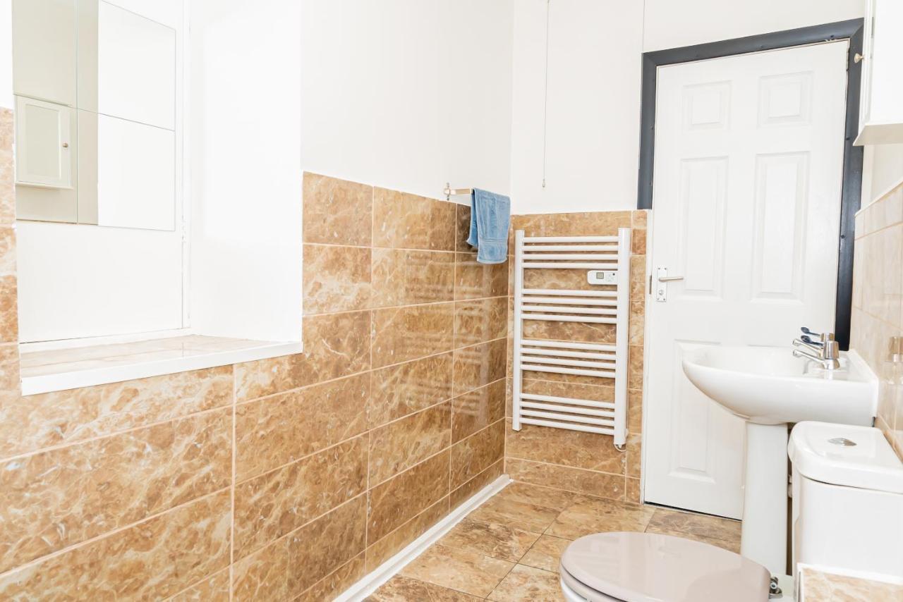 Shirley House 3, Guest House, Self Catering, Self Check In With Smart Locks, Use Of Fully Equipped Kitchen, Close To City Centre, Ideal For Longer Stays, Walking Distance To Bat, 20 Min Drive To Fawley Refinery, Excellent Transport Links Southampton Eksteriør billede
