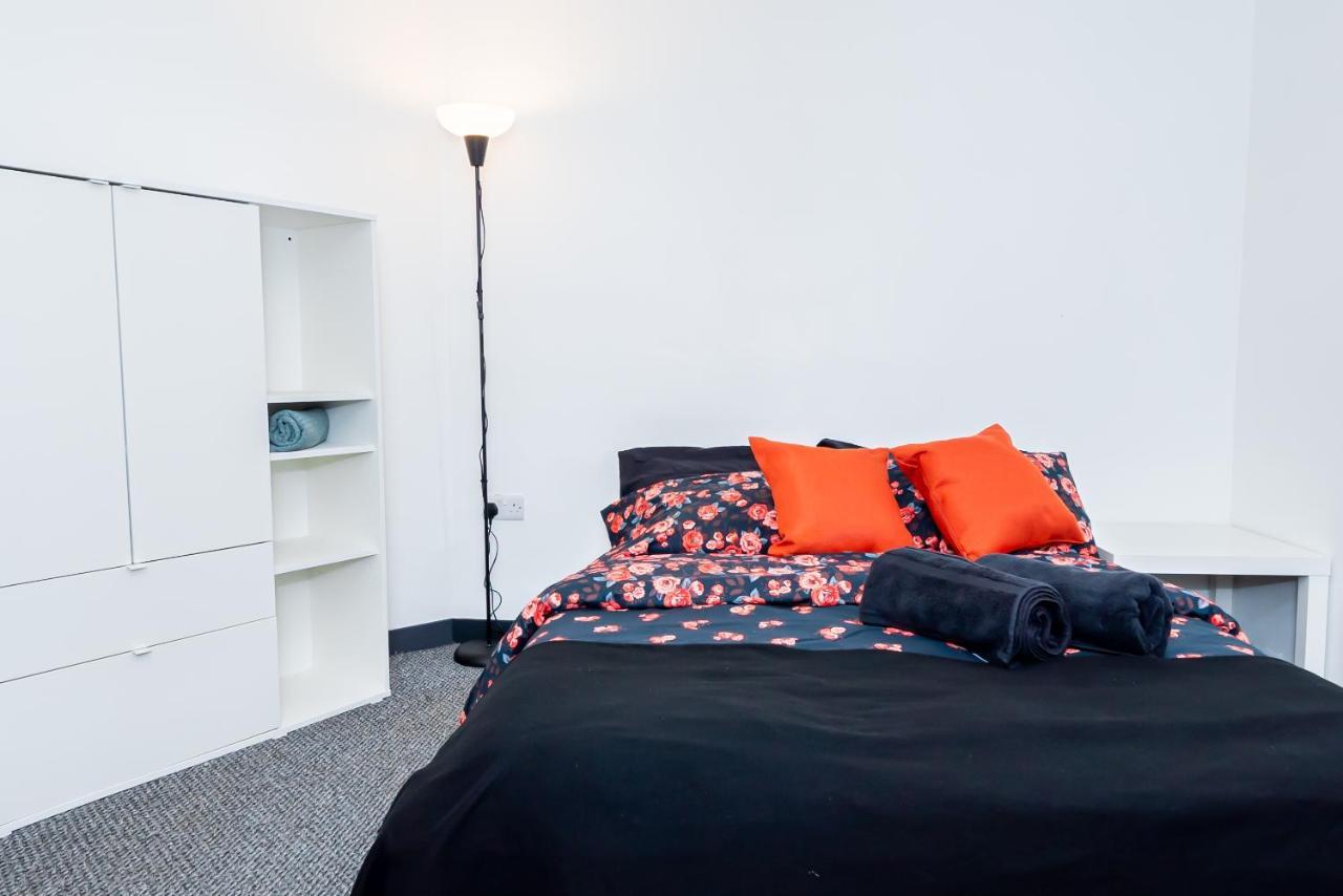 Shirley House 3, Guest House, Self Catering, Self Check In With Smart Locks, Use Of Fully Equipped Kitchen, Close To City Centre, Ideal For Longer Stays, Walking Distance To Bat, 20 Min Drive To Fawley Refinery, Excellent Transport Links Southampton Eksteriør billede