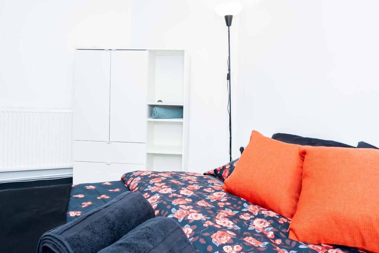 Shirley House 3, Guest House, Self Catering, Self Check In With Smart Locks, Use Of Fully Equipped Kitchen, Close To City Centre, Ideal For Longer Stays, Walking Distance To Bat, 20 Min Drive To Fawley Refinery, Excellent Transport Links Southampton Eksteriør billede
