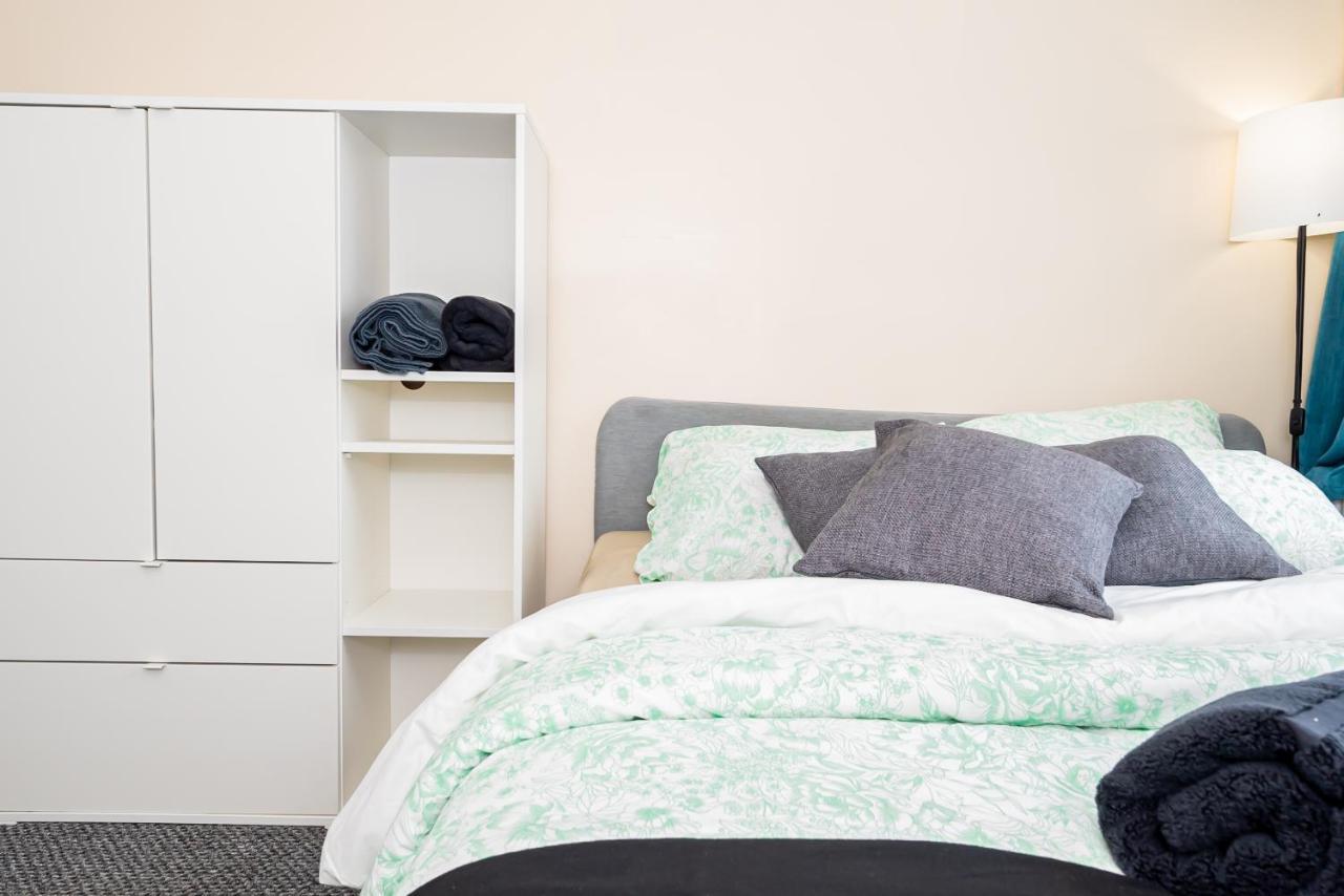 Shirley House 3, Guest House, Self Catering, Self Check In With Smart Locks, Use Of Fully Equipped Kitchen, Close To City Centre, Ideal For Longer Stays, Walking Distance To Bat, 20 Min Drive To Fawley Refinery, Excellent Transport Links Southampton Eksteriør billede