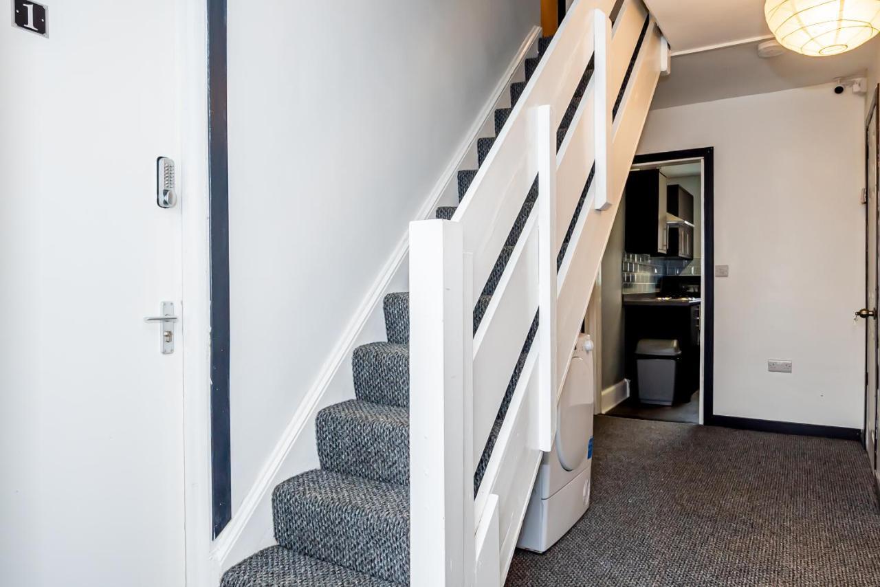 Shirley House 3, Guest House, Self Catering, Self Check In With Smart Locks, Use Of Fully Equipped Kitchen, Close To City Centre, Ideal For Longer Stays, Walking Distance To Bat, 20 Min Drive To Fawley Refinery, Excellent Transport Links Southampton Eksteriør billede