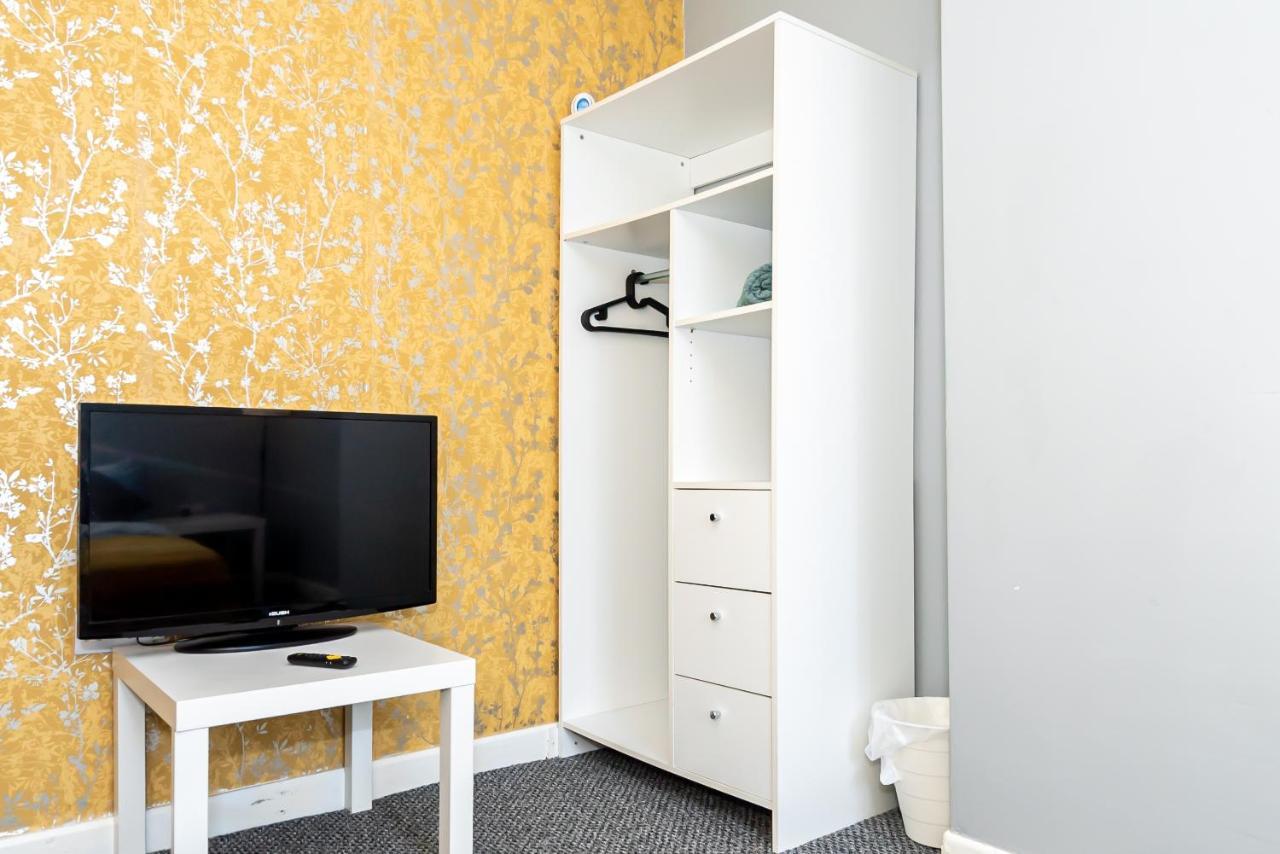 Shirley House 3, Guest House, Self Catering, Self Check In With Smart Locks, Use Of Fully Equipped Kitchen, Close To City Centre, Ideal For Longer Stays, Walking Distance To Bat, 20 Min Drive To Fawley Refinery, Excellent Transport Links Southampton Eksteriør billede