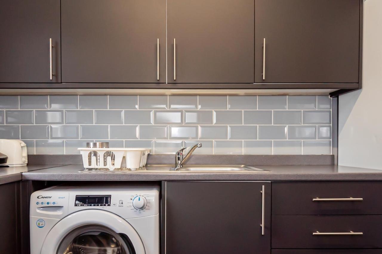 Shirley House 3, Guest House, Self Catering, Self Check In With Smart Locks, Use Of Fully Equipped Kitchen, Close To City Centre, Ideal For Longer Stays, Walking Distance To Bat, 20 Min Drive To Fawley Refinery, Excellent Transport Links Southampton Eksteriør billede