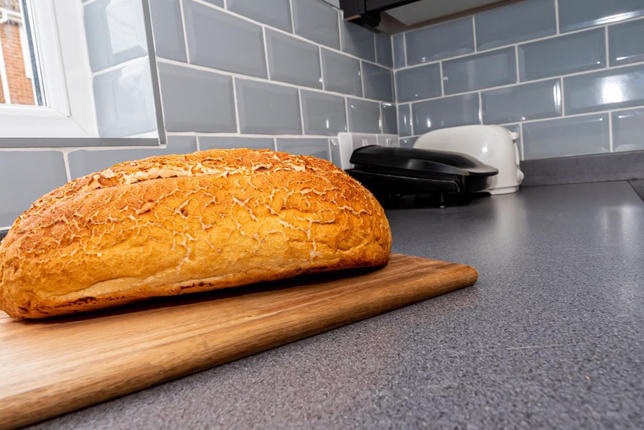 Shirley House 3, Guest House, Self Catering, Self Check In With Smart Locks, Use Of Fully Equipped Kitchen, Close To City Centre, Ideal For Longer Stays, Walking Distance To Bat, 20 Min Drive To Fawley Refinery, Excellent Transport Links Southampton Eksteriør billede