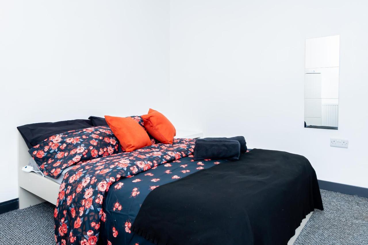 Shirley House 3, Guest House, Self Catering, Self Check In With Smart Locks, Use Of Fully Equipped Kitchen, Close To City Centre, Ideal For Longer Stays, Walking Distance To Bat, 20 Min Drive To Fawley Refinery, Excellent Transport Links Southampton Eksteriør billede
