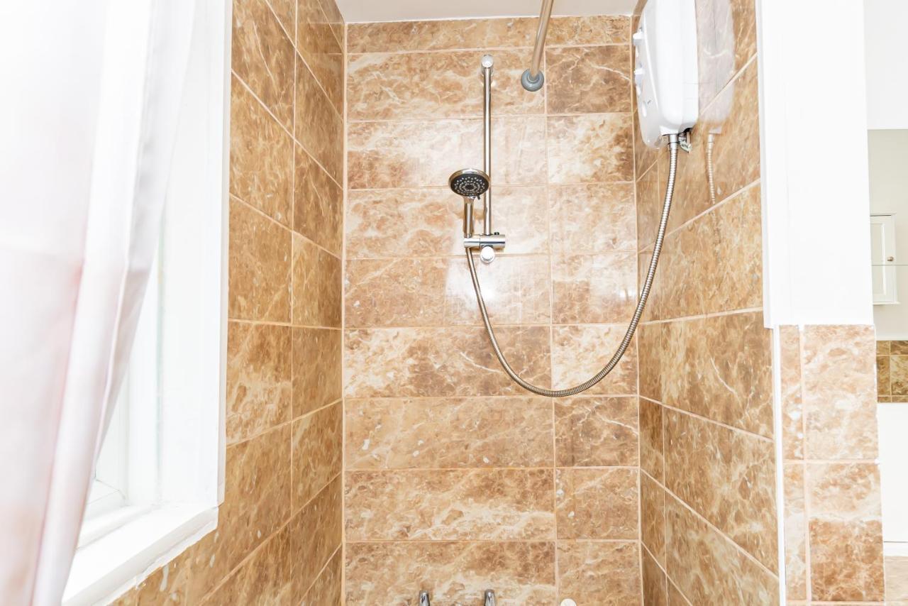 Shirley House 3, Guest House, Self Catering, Self Check In With Smart Locks, Use Of Fully Equipped Kitchen, Close To City Centre, Ideal For Longer Stays, Walking Distance To Bat, 20 Min Drive To Fawley Refinery, Excellent Transport Links Southampton Eksteriør billede