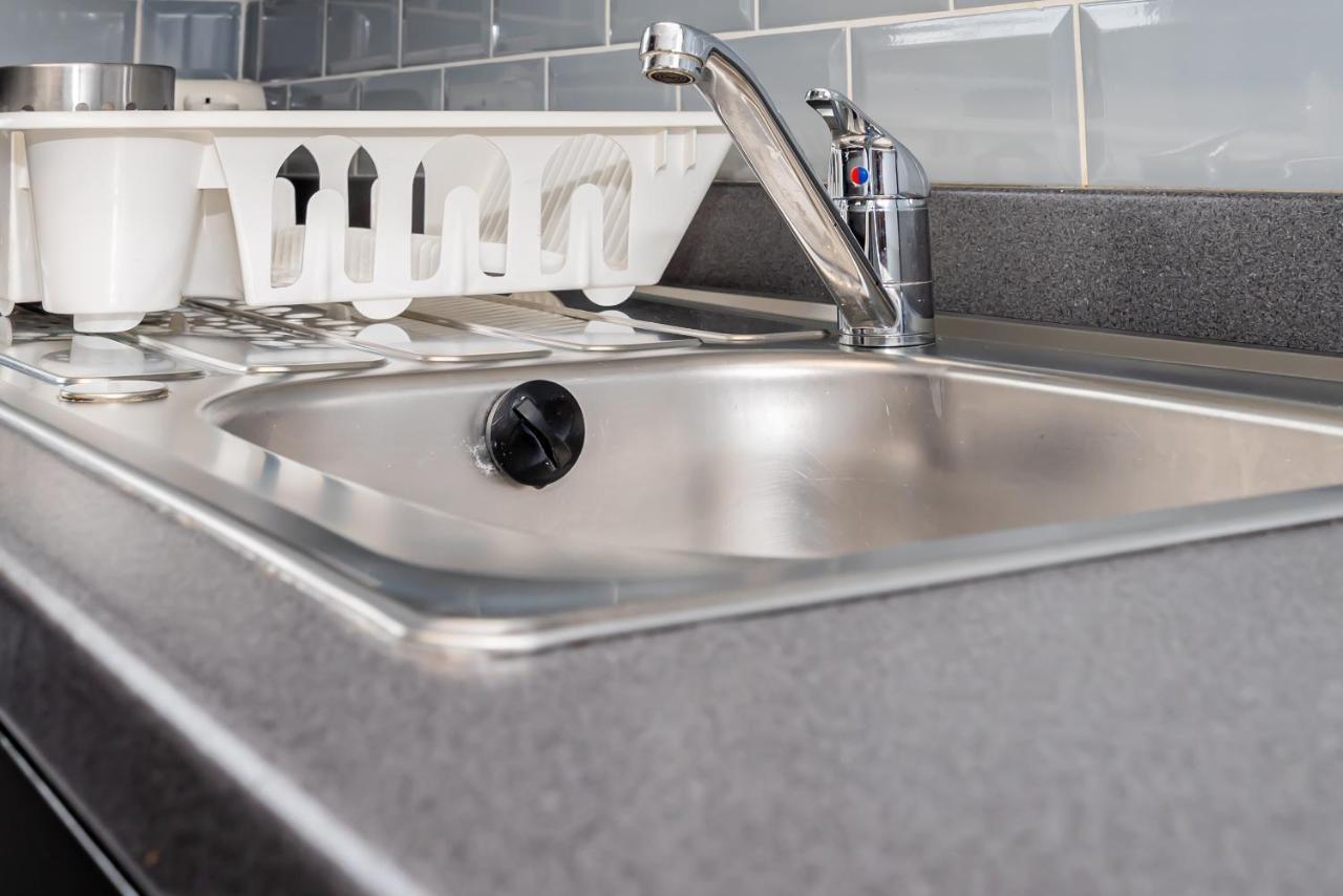 Shirley House 3, Guest House, Self Catering, Self Check In With Smart Locks, Use Of Fully Equipped Kitchen, Close To City Centre, Ideal For Longer Stays, Walking Distance To Bat, 20 Min Drive To Fawley Refinery, Excellent Transport Links Southampton Eksteriør billede