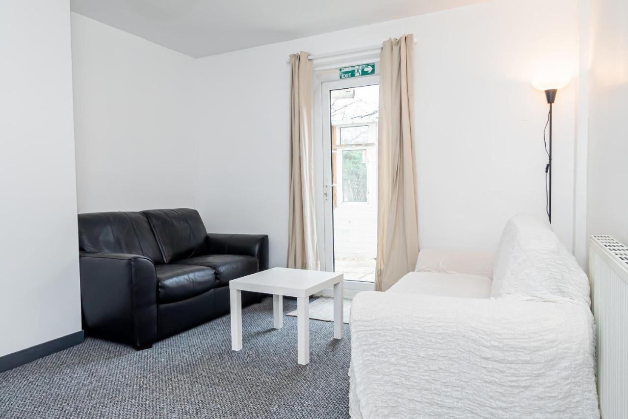 Shirley House 3, Guest House, Self Catering, Self Check In With Smart Locks, Use Of Fully Equipped Kitchen, Close To City Centre, Ideal For Longer Stays, Walking Distance To Bat, 20 Min Drive To Fawley Refinery, Excellent Transport Links Southampton Eksteriør billede