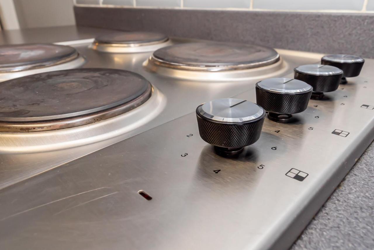 Shirley House 3, Guest House, Self Catering, Self Check In With Smart Locks, Use Of Fully Equipped Kitchen, Close To City Centre, Ideal For Longer Stays, Walking Distance To Bat, 20 Min Drive To Fawley Refinery, Excellent Transport Links Southampton Eksteriør billede