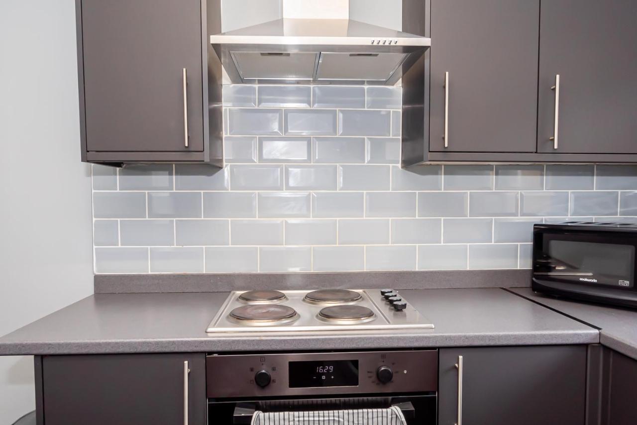 Shirley House 3, Guest House, Self Catering, Self Check In With Smart Locks, Use Of Fully Equipped Kitchen, Close To City Centre, Ideal For Longer Stays, Walking Distance To Bat, 20 Min Drive To Fawley Refinery, Excellent Transport Links Southampton Eksteriør billede