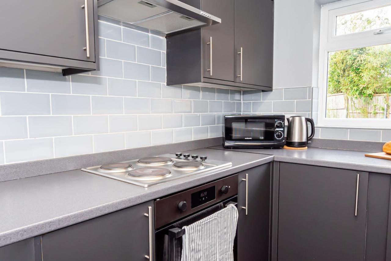 Shirley House 3, Guest House, Self Catering, Self Check In With Smart Locks, Use Of Fully Equipped Kitchen, Close To City Centre, Ideal For Longer Stays, Walking Distance To Bat, 20 Min Drive To Fawley Refinery, Excellent Transport Links Southampton Eksteriør billede