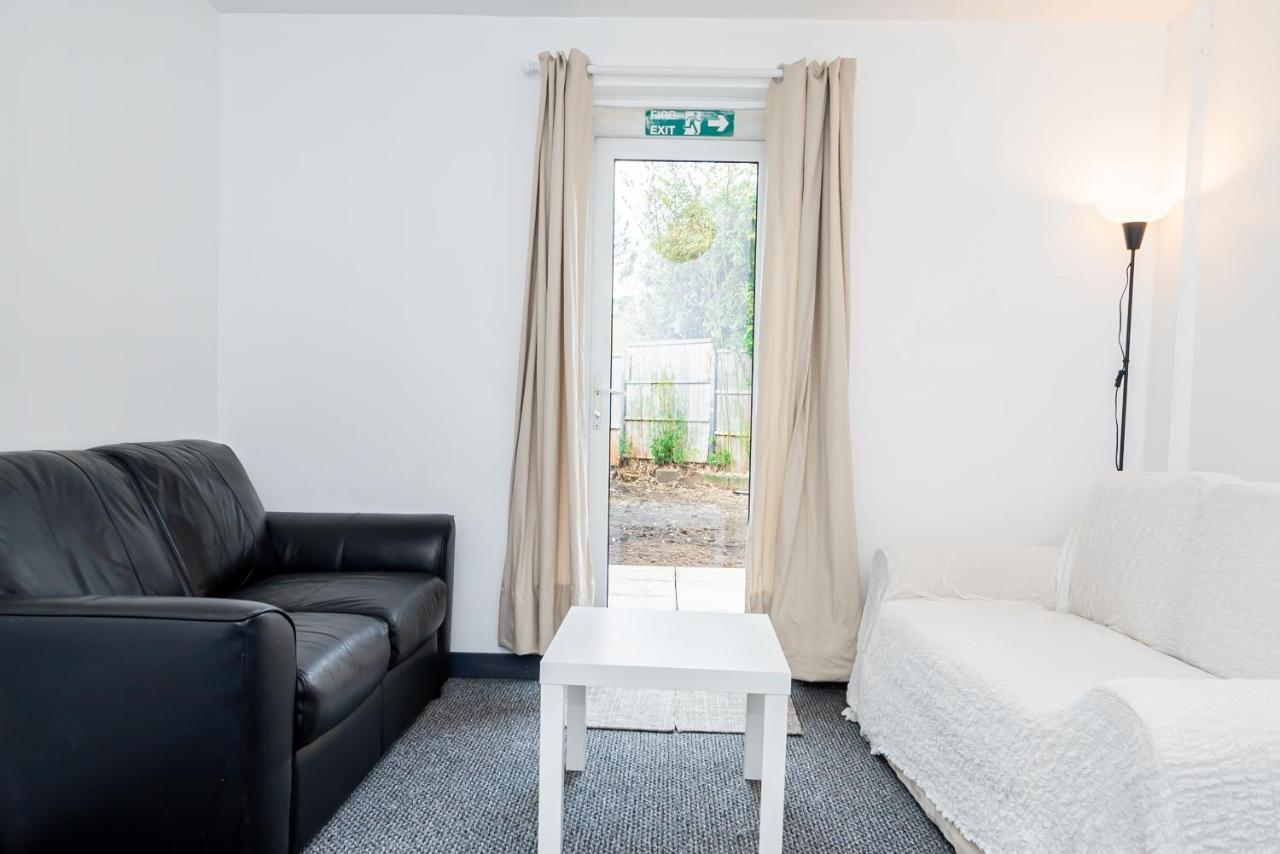 Shirley House 3, Guest House, Self Catering, Self Check In With Smart Locks, Use Of Fully Equipped Kitchen, Close To City Centre, Ideal For Longer Stays, Walking Distance To Bat, 20 Min Drive To Fawley Refinery, Excellent Transport Links Southampton Eksteriør billede