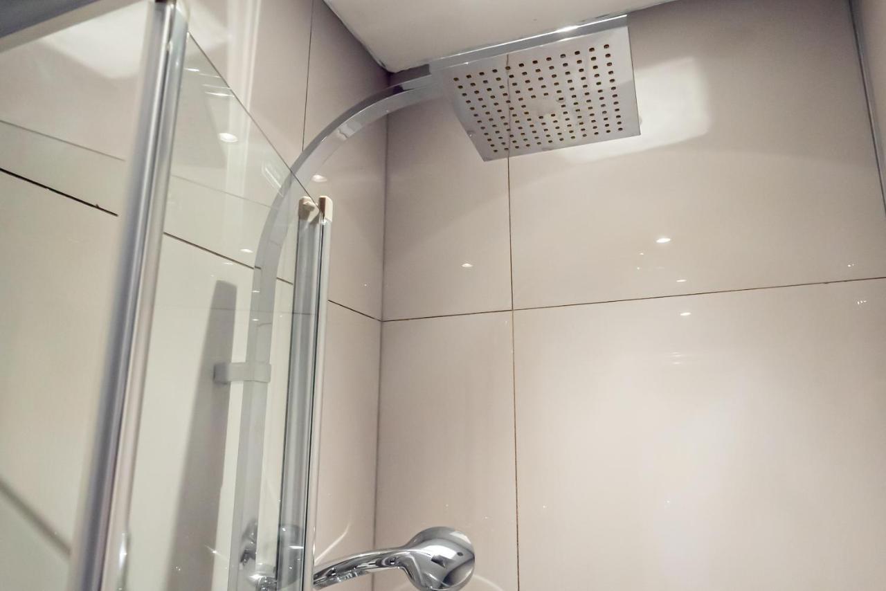 Shirley House 3, Guest House, Self Catering, Self Check In With Smart Locks, Use Of Fully Equipped Kitchen, Close To City Centre, Ideal For Longer Stays, Walking Distance To Bat, 20 Min Drive To Fawley Refinery, Excellent Transport Links Southampton Eksteriør billede